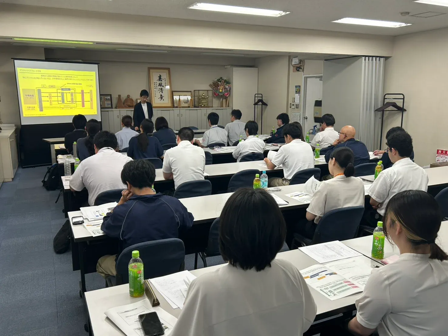 市場流通ビジョンを考える会 春季研修会での講演の様子